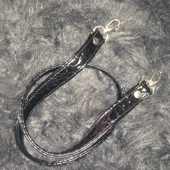 Guess purse - Picture 8 of 8